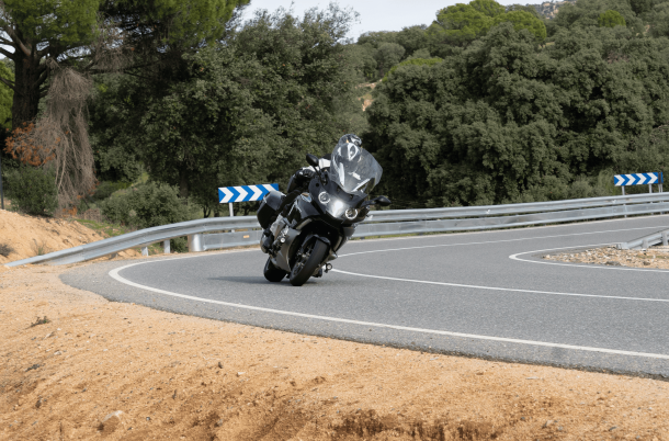 Moto dans un virage